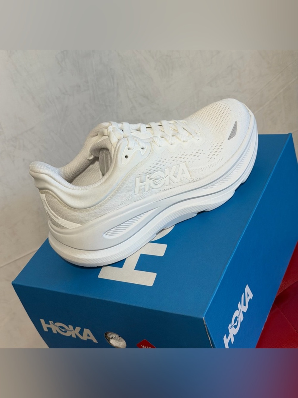 HOKA Women's Bondi 9 Wide Width White 1162014/ WWH, NEW WITH BOX,Sizes 6.5 & 8.5 - Picture 5 of 13